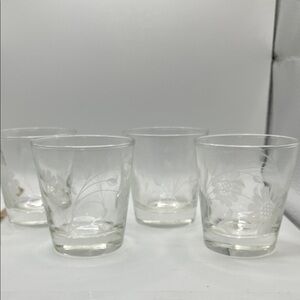 Elegant Clear with etched daisies 5oz Glass Tumbler Set